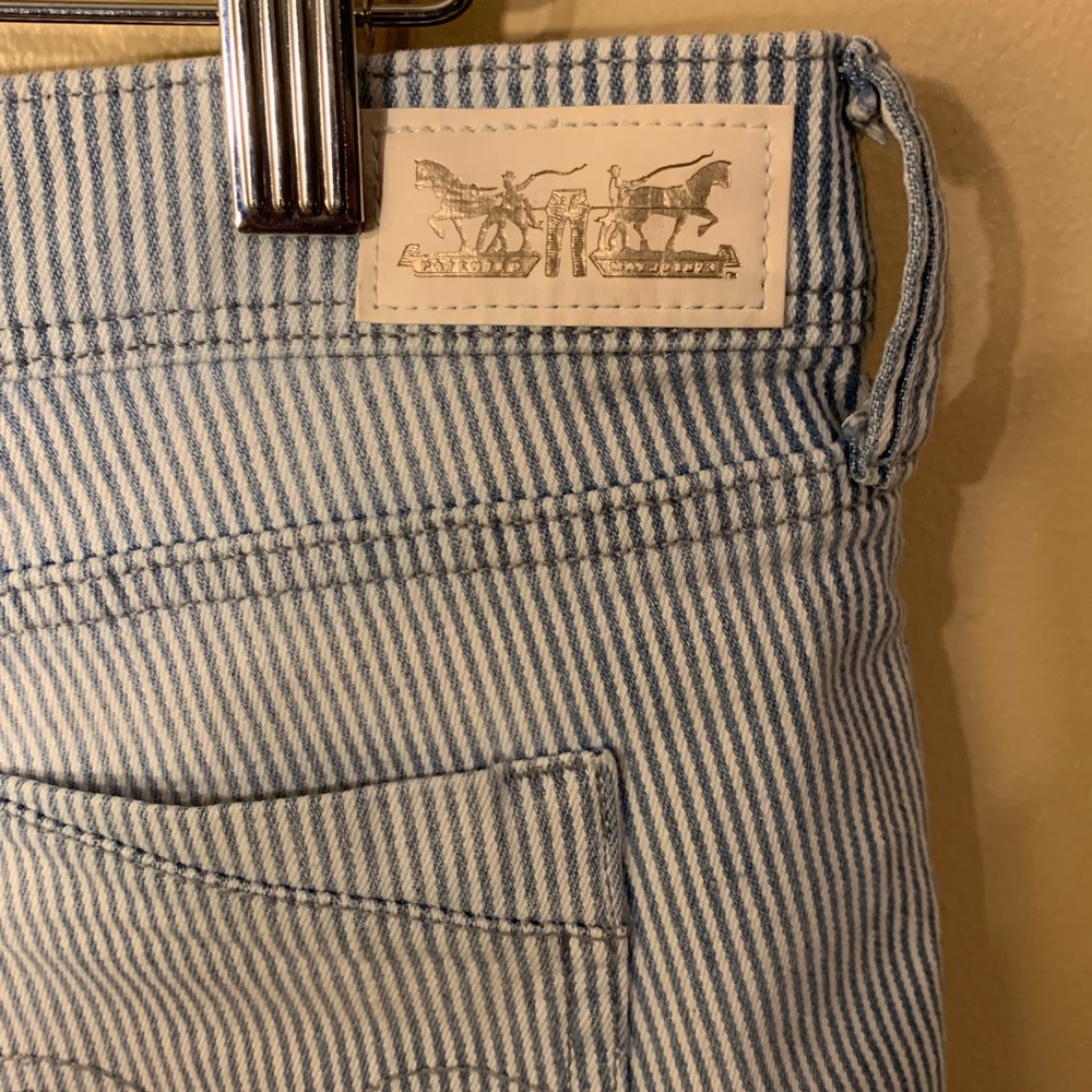 Levi’s - Picture 4 of 6